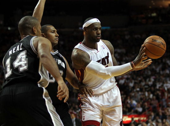 NBA终场绝杀！灰熊险胜马刺迎五连胜